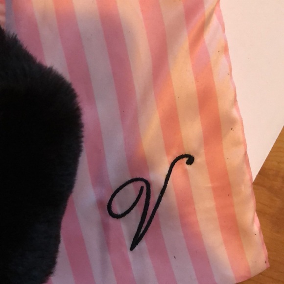 Victoria’s Secret Slippers - Picture 4 of 8